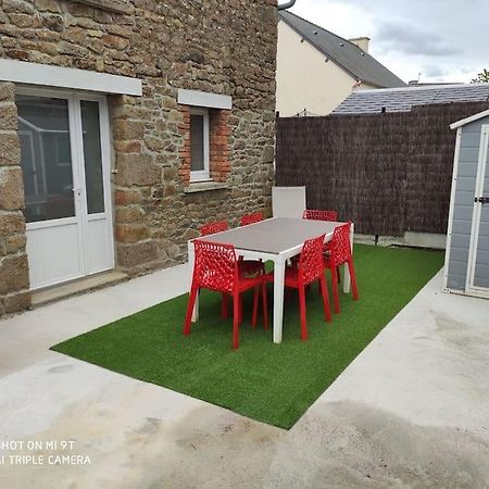 Gite Au Coeur De La Baie Du Mont-Saint-Michel Apartment Baguer-Pican Exterior photo